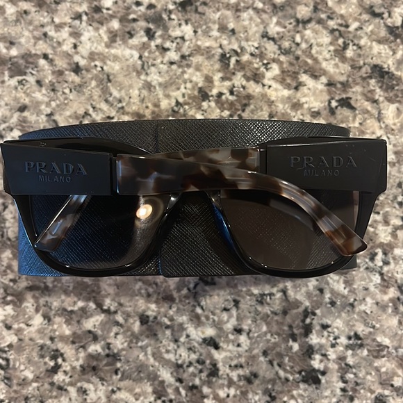 Authentic PRADA sunglasses main image 5